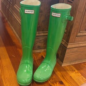 Hunter Glossy Kelly Green Tall Rain Boots